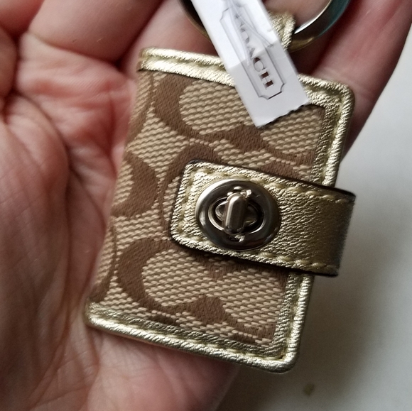 Coach NWT Picture Frame Book Keychain - Picture 4 of 4